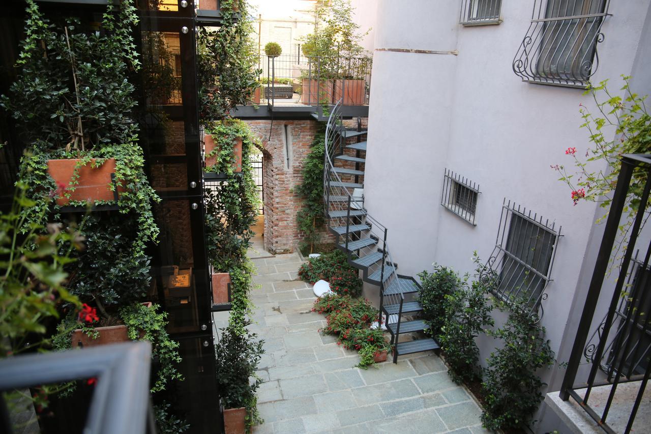 La Canonica - Charming Self-Catering Apartments In ニッツァ・モンフェッラート エクステリア 写真